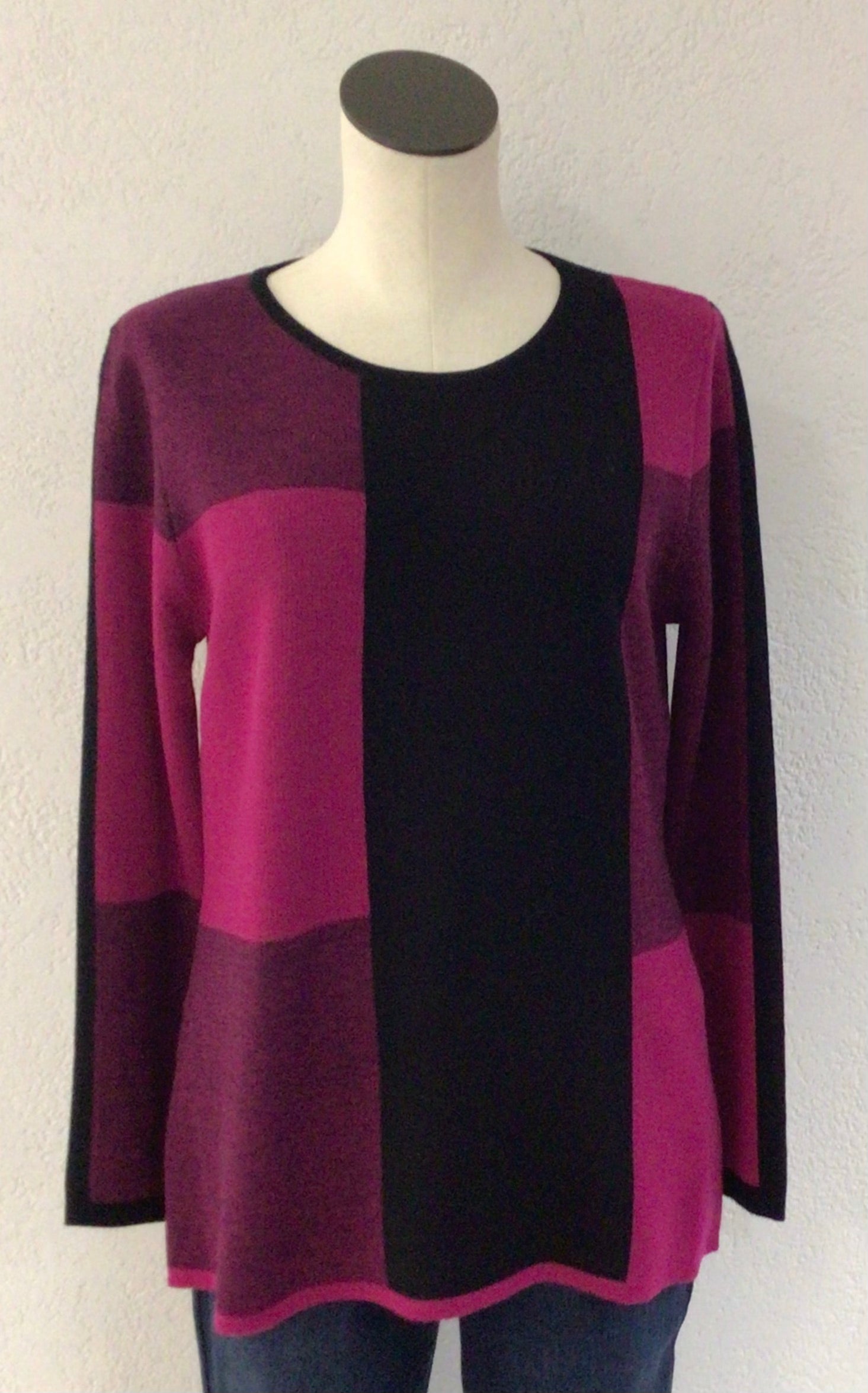 Variations Fuchsia/Black Sweater V7728