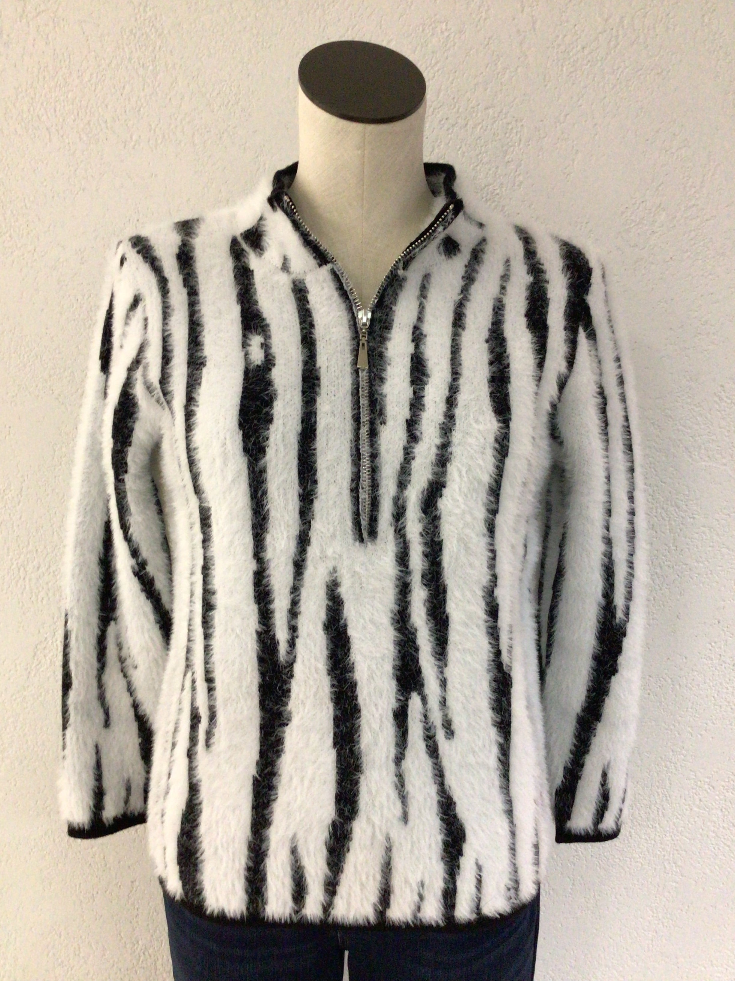 Ethyl Black/White Sweater 991BW