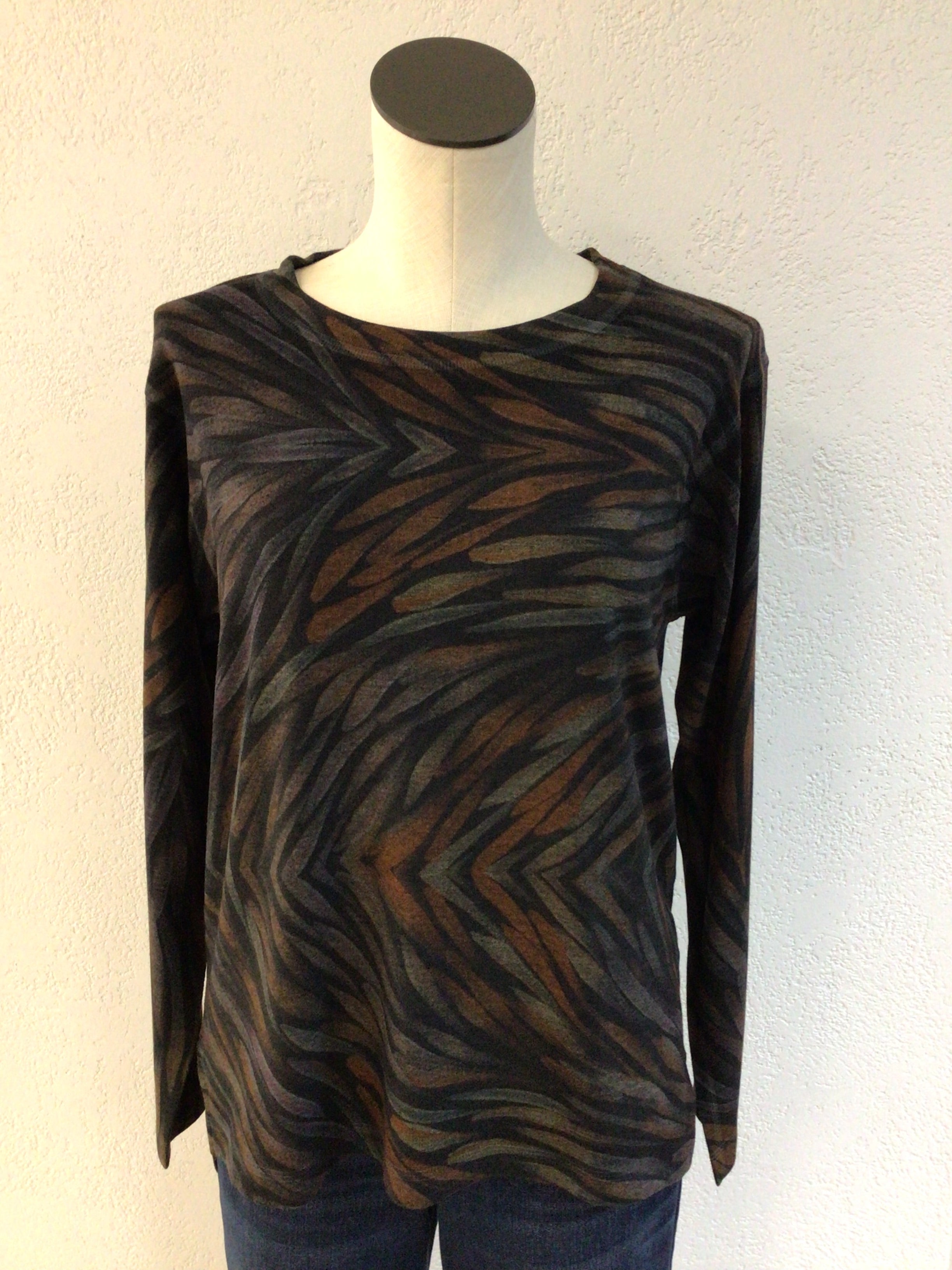 Nally and Millie Printed Arrows Long Sleeve Top N311314