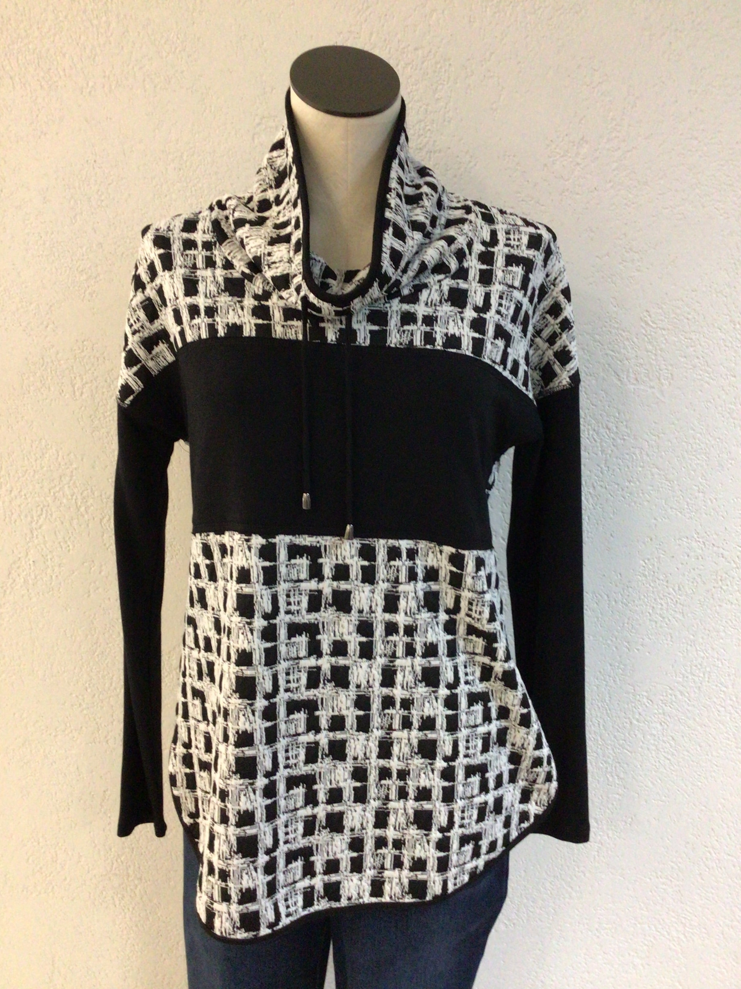 Pure Essence Black/Snow Tunic 616-4503