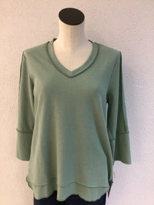 Lulu B Sage Button Back Top TXT5015