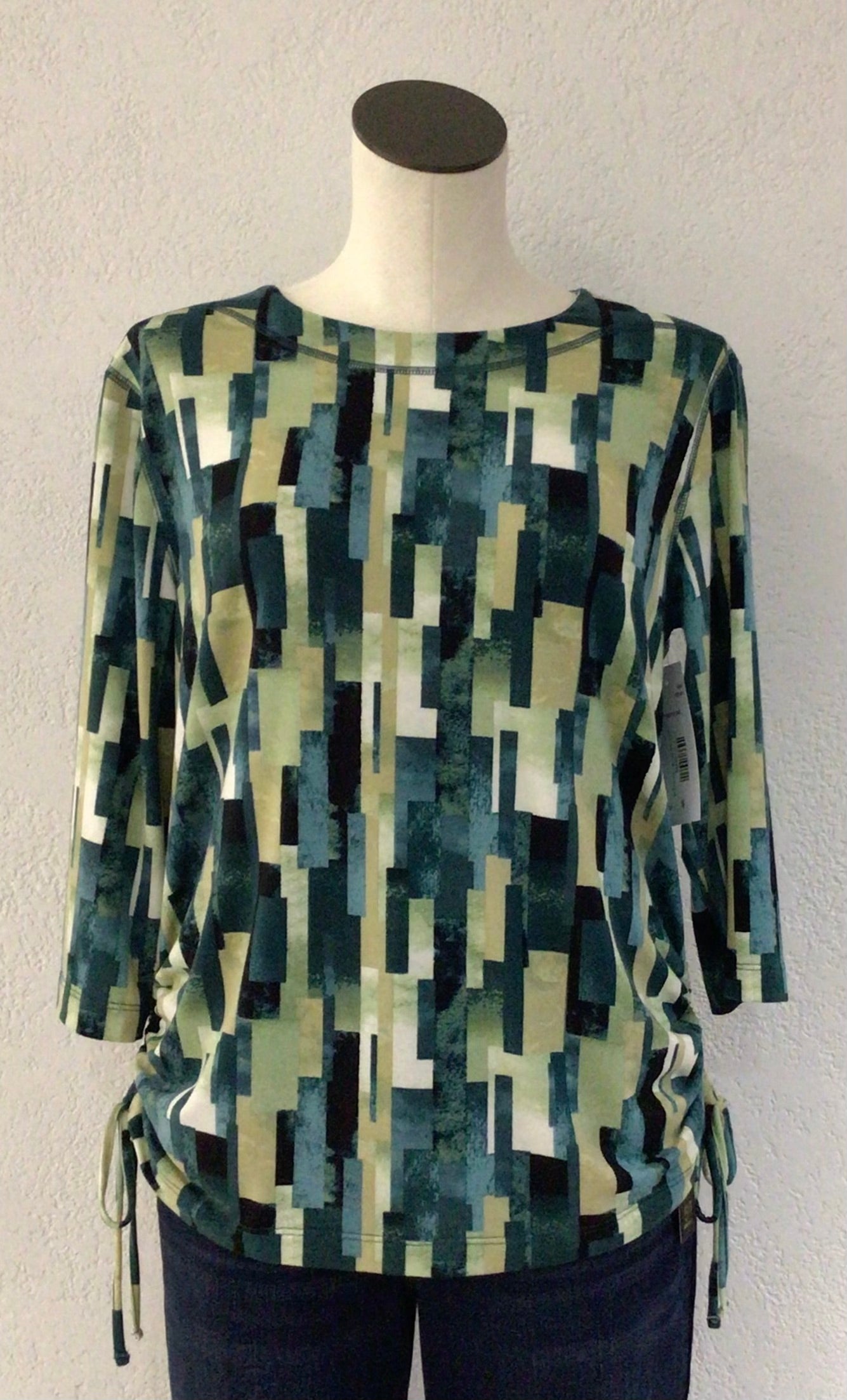 Southern Lady Green Geo Print Top 40N8