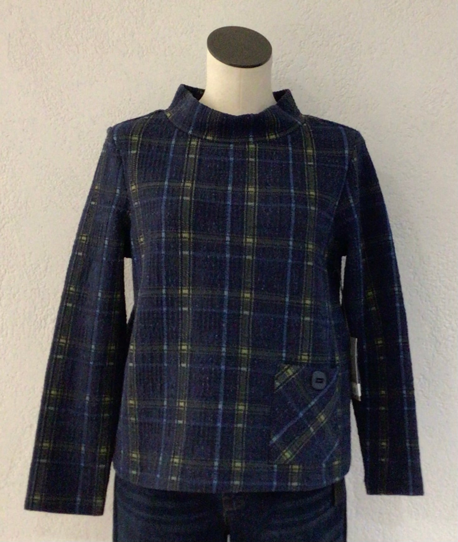 Habitat Navy Plaid Pullover Top 32810