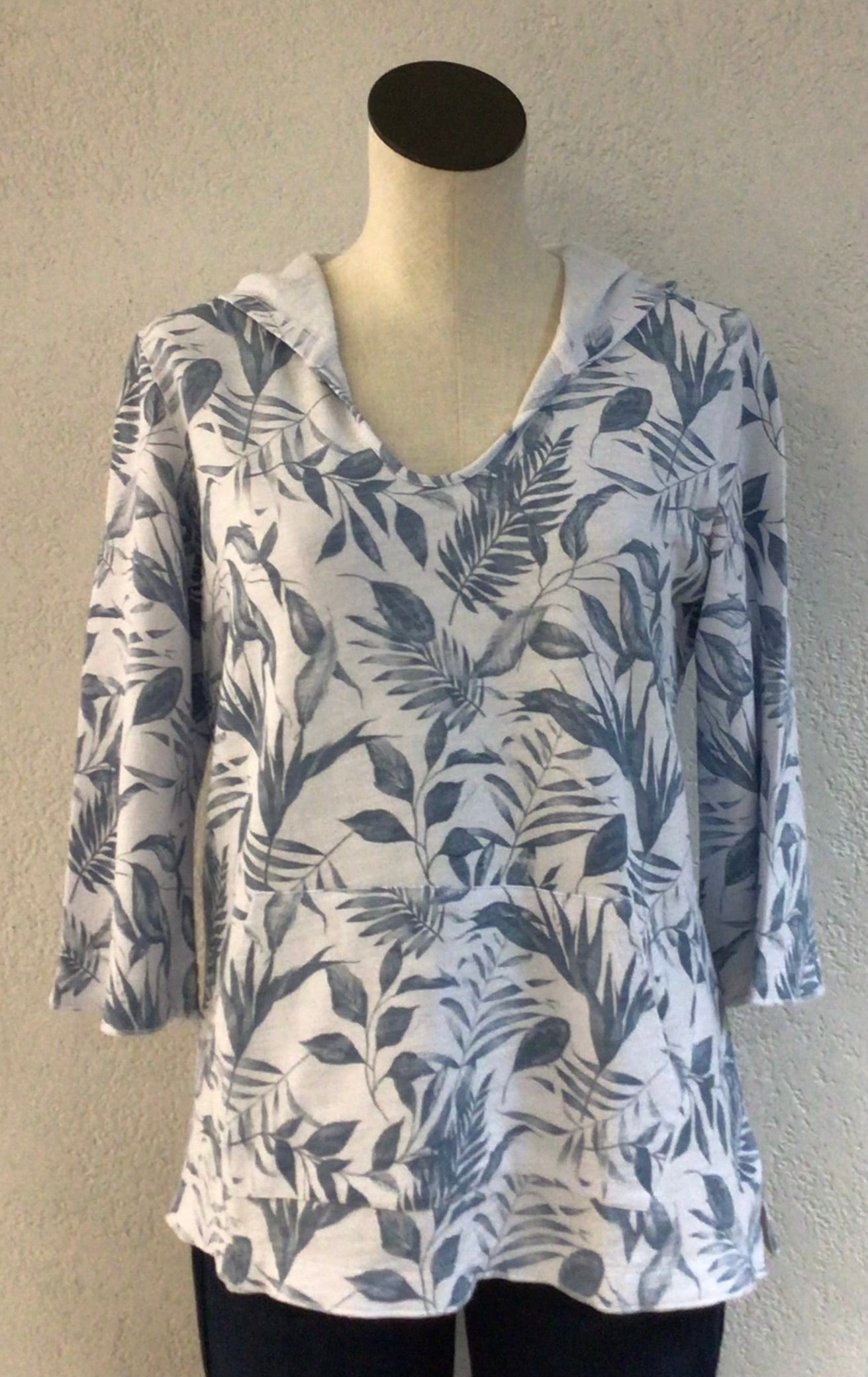 Wild Palms Bell Sleeve Leaf Print White/Denim Top 25079