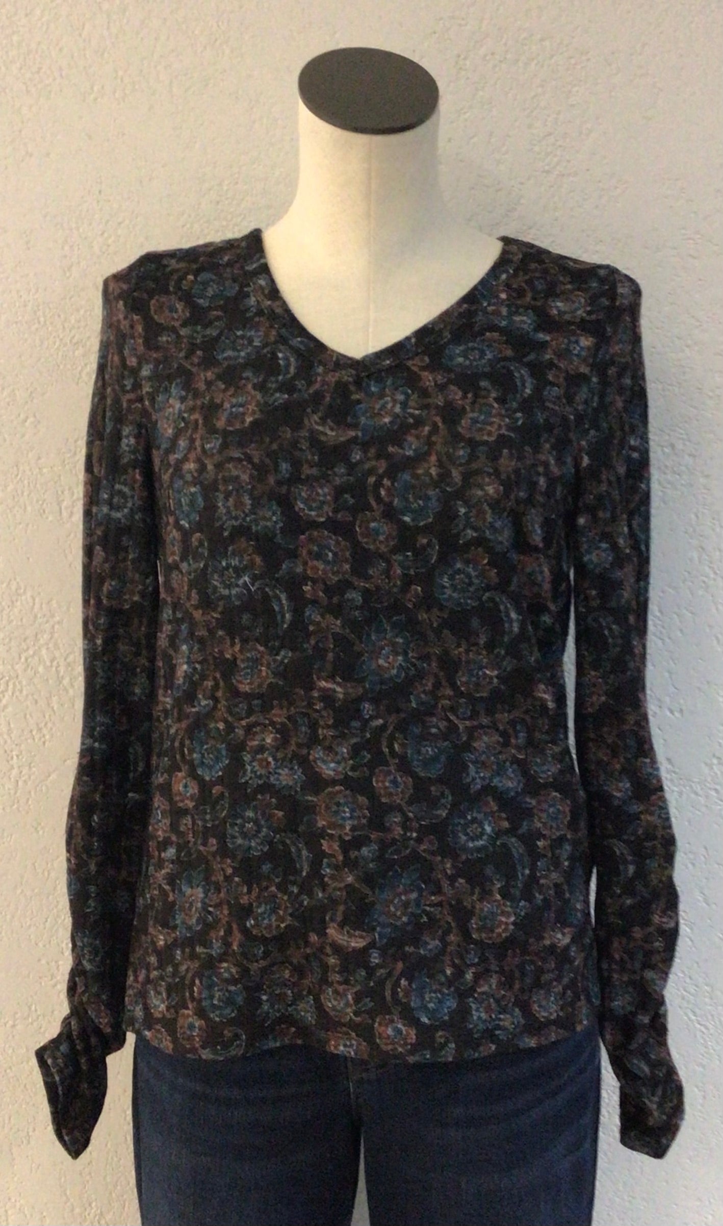 FDJ Black Crest Floral V-Neck Top 3184508