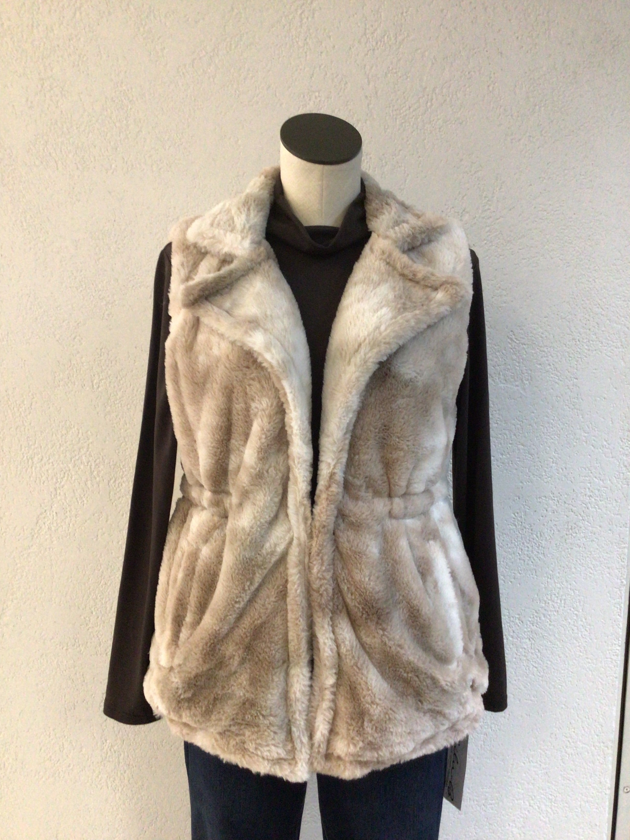 Keren Hart White Vest 17002